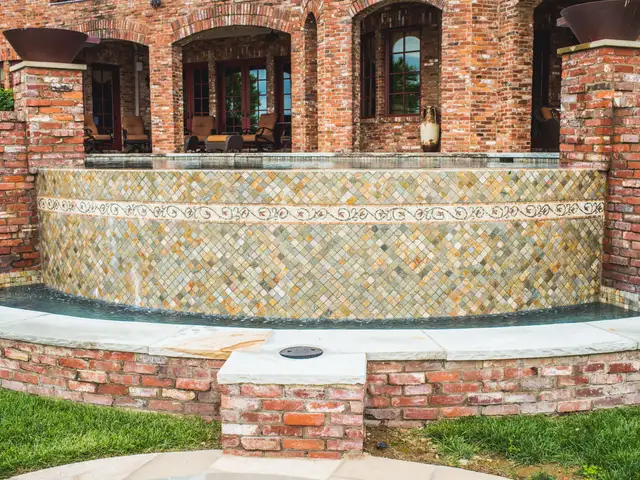 Infinity-edge pool built by Waterscapes Backyard Resorts in Middle Tennessee