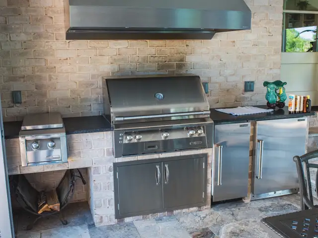 Outdoor kitchen built by Waterscapes Backyard Resorts in Middle Tennessee