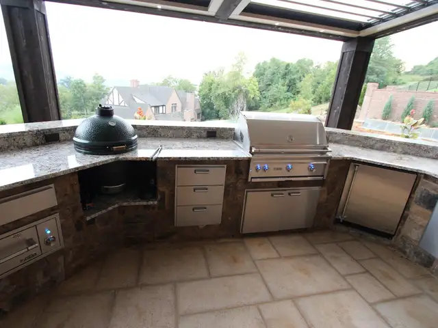 Outdoor kitchen built by Waterscapes Backyard Resorts in Middle Tennessee