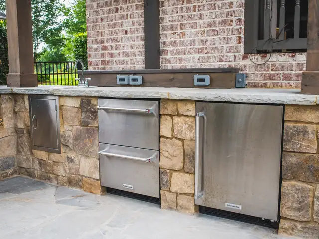 Outdoor kitchen built by Waterscapes Backyard Resorts in Middle Tennessee