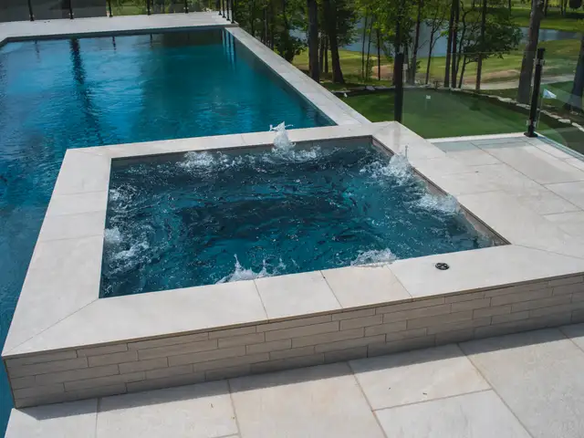 Custom spa built by Waterscapes Backyard Resorts in Middle Tennessee