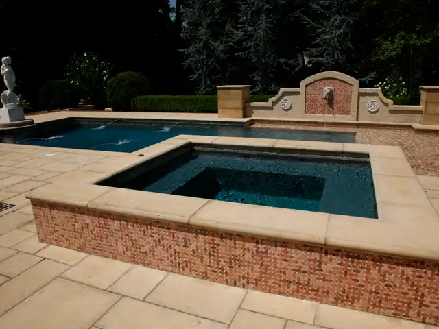 Custom spa built by Waterscapes Backyard Resorts in Middle Tennessee