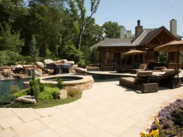 Custom spa built by Waterscapes Backyard Resorts in Middle Tennessee