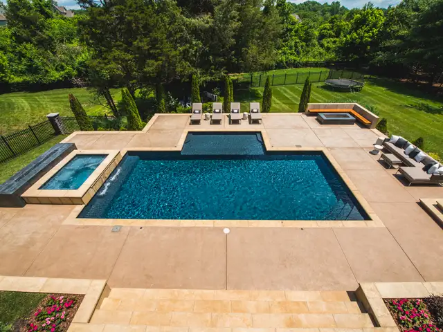 Traditional gunite pool built by Waterscapes Backyard Resorts in Middle Tennessee