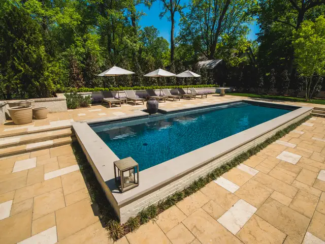 Traditional gunite pool built by Waterscapes Backyard Resorts in Middle Tennessee