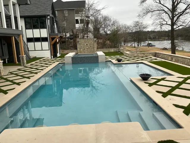 Traditional gunite pool built by Waterscapes Backyard Resorts in Middle Tennessee