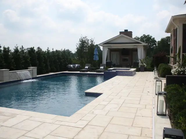 Traditional gunite pool built by Waterscapes Backyard Resorts in Middle Tennessee
