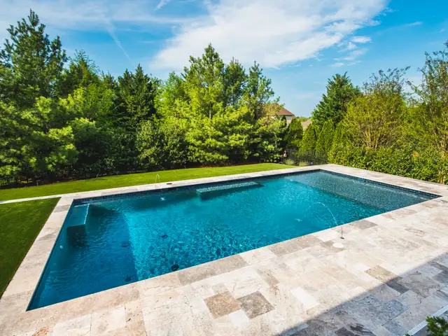 Traditional gunite pool built by Waterscapes Backyard Resorts in Middle Tennessee