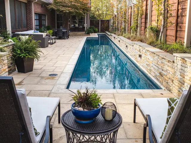 Traditional gunite pool built by Waterscapes Backyard Resorts in Middle Tennessee