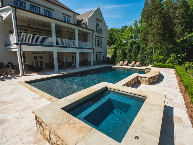 Traditional gunite pool built by Waterscapes Backyard Resorts in Middle Tennessee